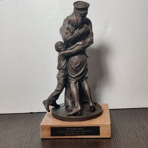 The 'Homecoming' , a Navy Soldier is rejoining his family as he safely returns.